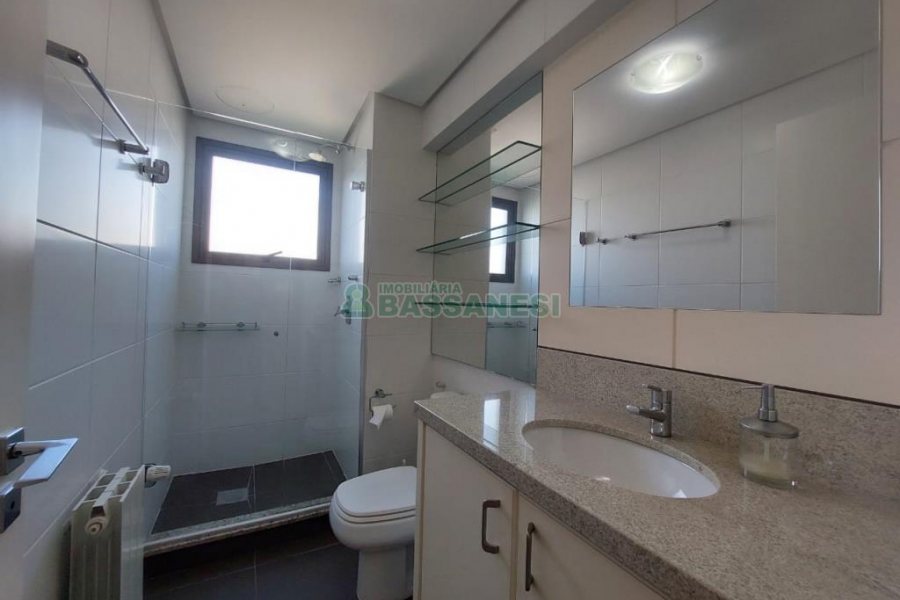 Apto Mobiliado com 198m², 5 dormitórios, 4 vagas, no bairro Lourdes em Caxias do Sul para Alugar