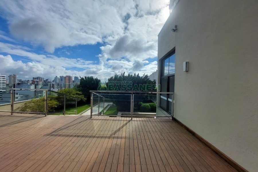 Apto Mobiliado com 198m², 5 dormitórios, 4 vagas, no bairro Lourdes em Caxias do Sul para Alugar