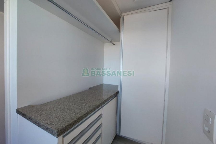 Apto Mobiliado com 198m², 5 dormitórios, 4 vagas, no bairro Lourdes em Caxias do Sul para Alugar