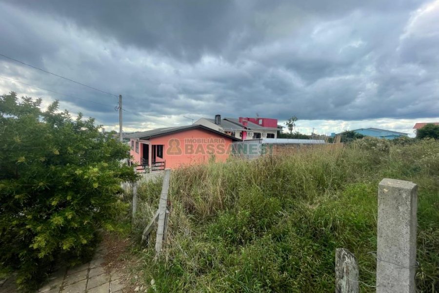 Terreno, no bairro Nossa Senhora de Fátima em Caxias do Sul para Comprar