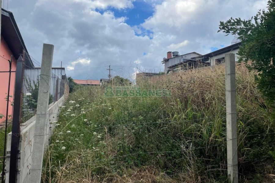 Terreno, no bairro Nossa Senhora de Fátima em Caxias do Sul para Comprar