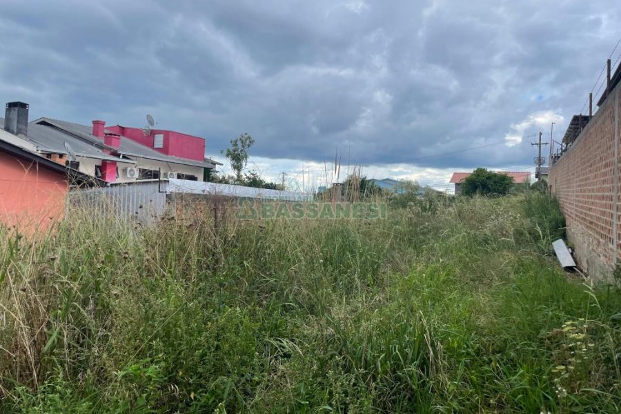 Terreno, no bairro Nossa Senhora de Fátima em Caxias do Sul para Comprar