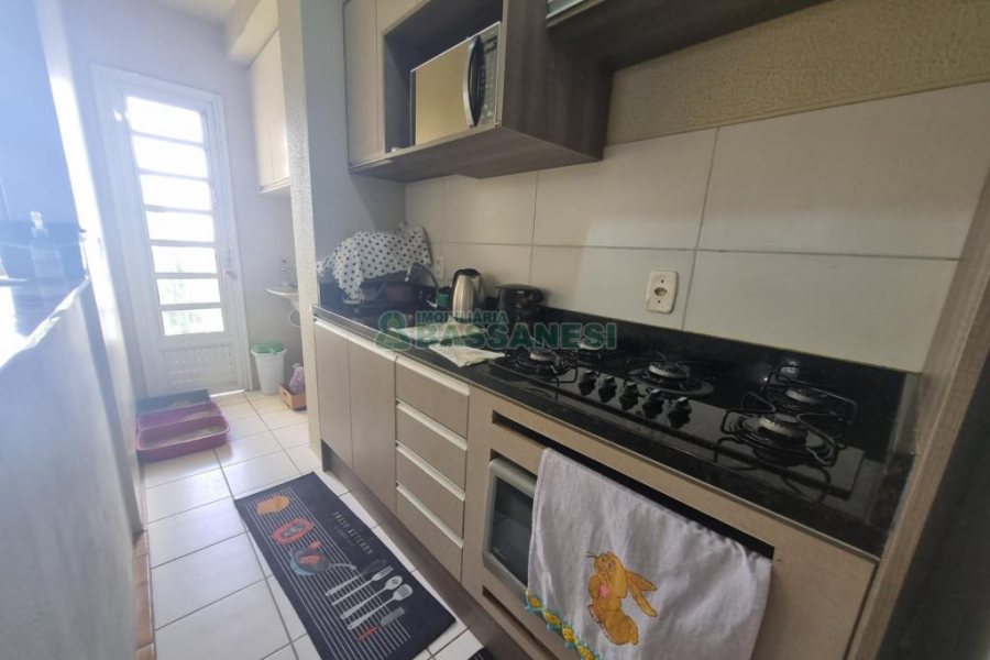 Apartamento com 50m², 2 dormitórios, 1 vaga, no bairro Diamantino em Caxias do Sul para Alugar