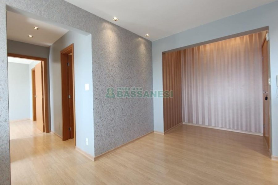 Apto Mobiliado com 67m², 2 dormitórios, 1 vaga, no bairro Centro em Caxias do Sul para Alugar