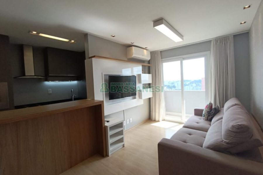 Apto Mobiliado com 67m², 2 dormitórios, 1 vaga, no bairro Centro em Caxias do Sul para Alugar