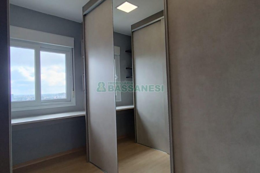 Apto Mobiliado com 67m², 2 dormitórios, 1 vaga, no bairro Centro em Caxias do Sul para Alugar