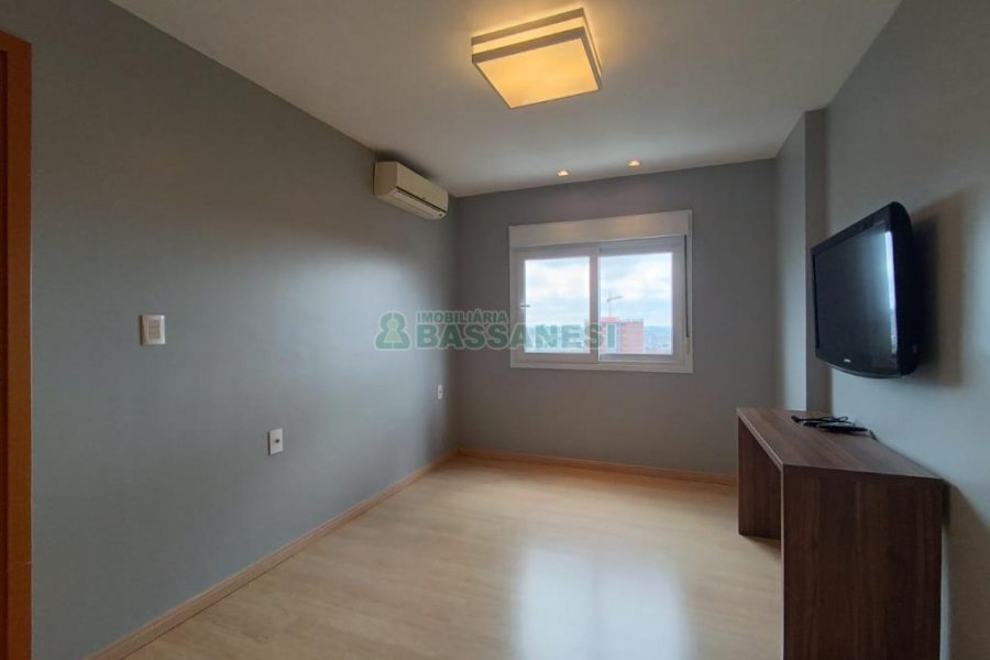 Apto Mobiliado com 67m², 2 dormitórios, 1 vaga, no bairro Centro em Caxias do Sul para Alugar