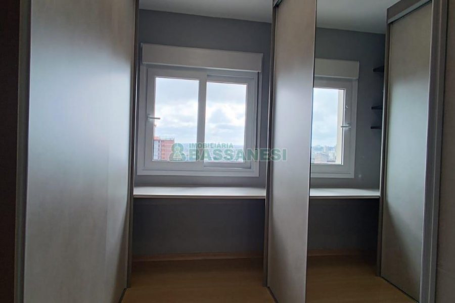 Apto Mobiliado com 67m², 2 dormitórios, 1 vaga, no bairro Centro em Caxias do Sul para Alugar