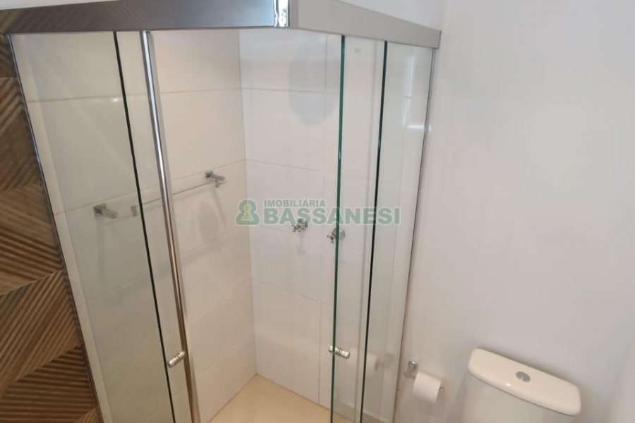 Apto Mobiliado com 67m², 2 dormitórios, 1 vaga, no bairro Centro em Caxias do Sul para Alugar