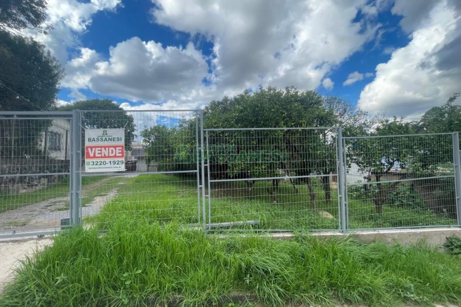 Terreno, no bairro Cinqüentenário em Caxias do Sul para Comprar