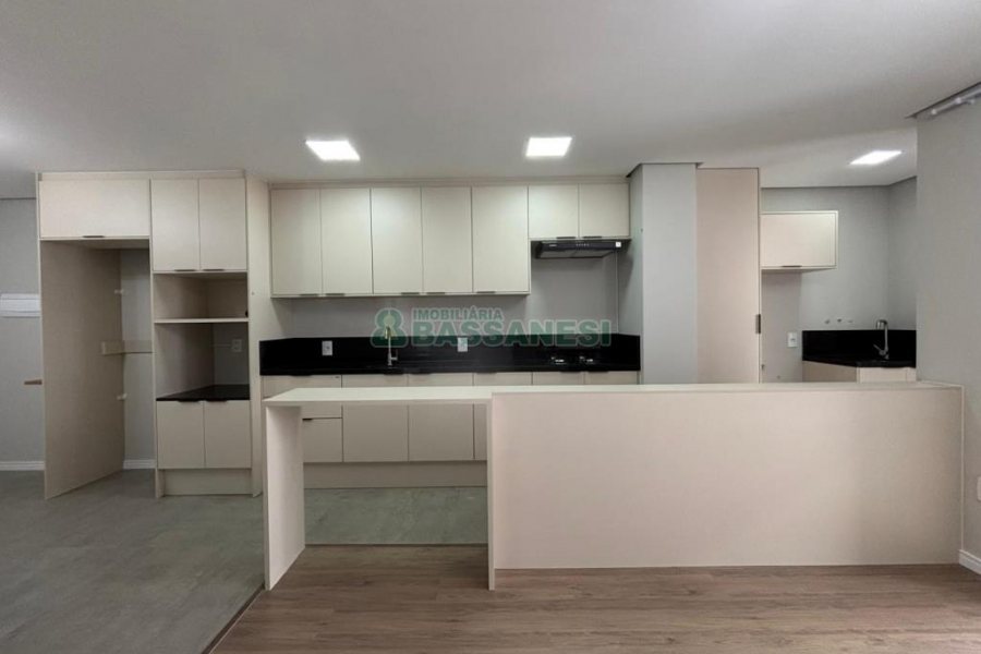 Apartamento com 72m², 2 dormitórios, 2 vagas, no bairro Santa Catarina em Caxias do Sul para Alugar