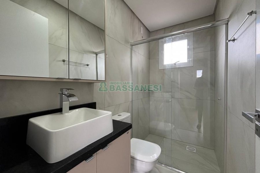 Apartamento com 72m², 2 dormitórios, 2 vagas, no bairro Santa Catarina em Caxias do Sul para Alugar