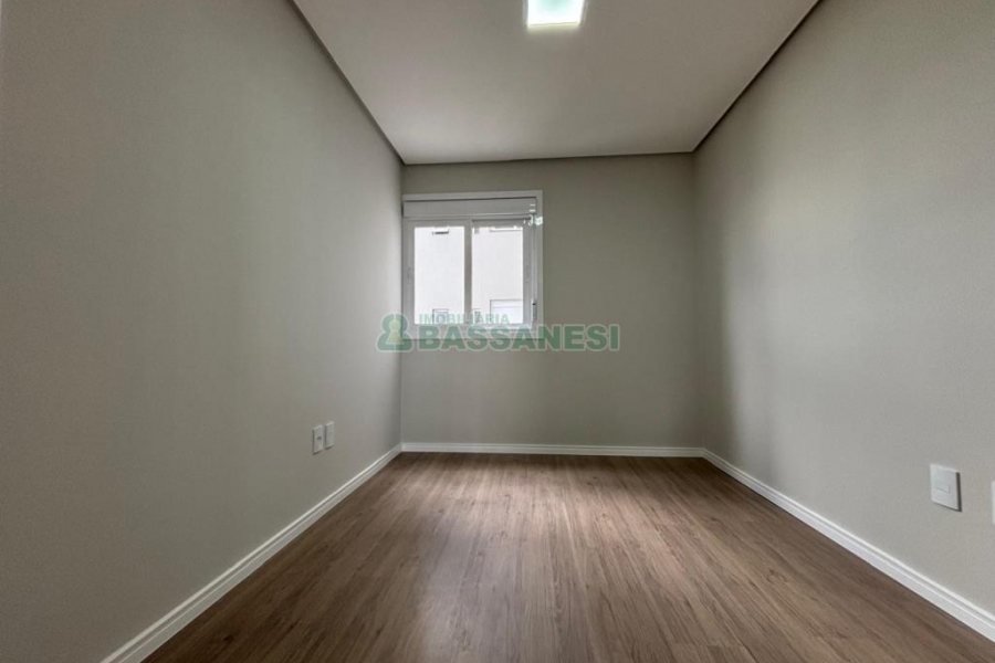 Apartamento com 72m², 2 dormitórios, 2 vagas, no bairro Santa Catarina em Caxias do Sul para Alugar