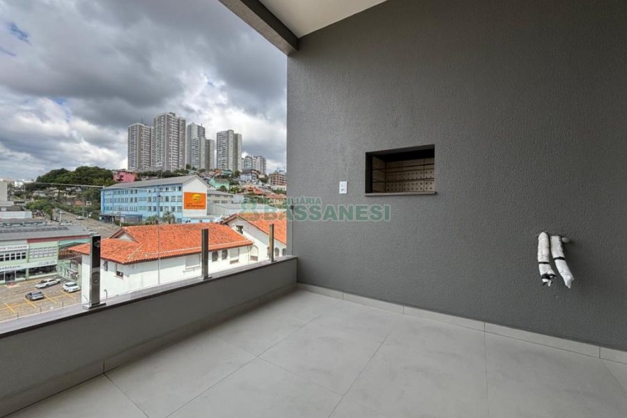 Apartamento com 72m², 2 dormitórios, 2 vagas, no bairro Santa Catarina em Caxias do Sul para Alugar
