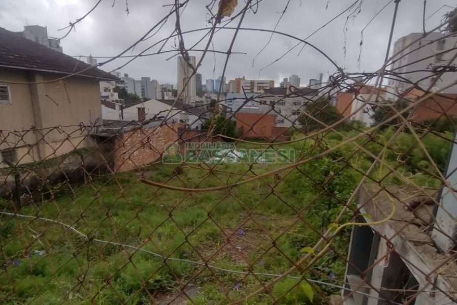 Terreno, no bairro São Leopoldo em Caxias do Sul para Comprar