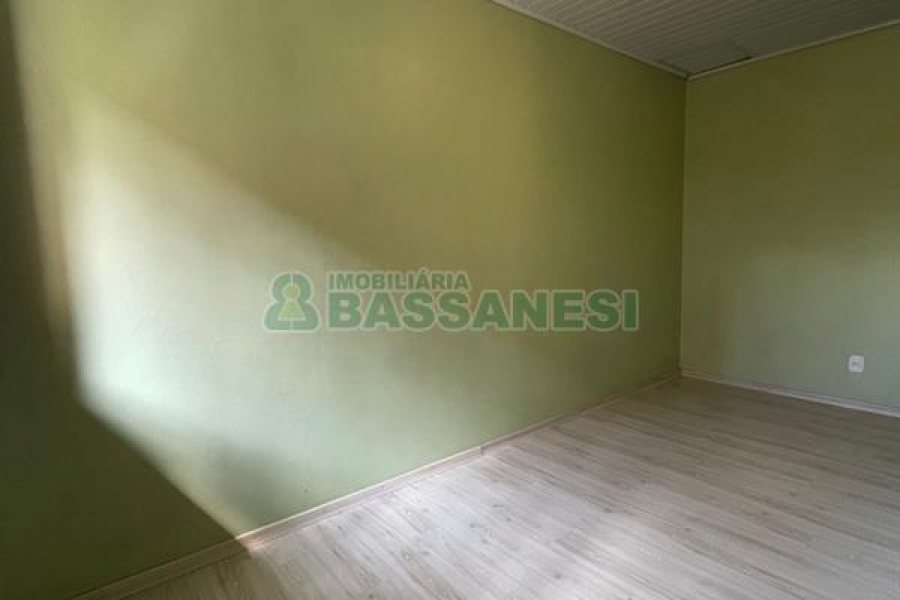 Casa com 208m², 5 dormitórios, 3 vagas, no bairro Santa Catarina em Caxias do Sul para Comprar