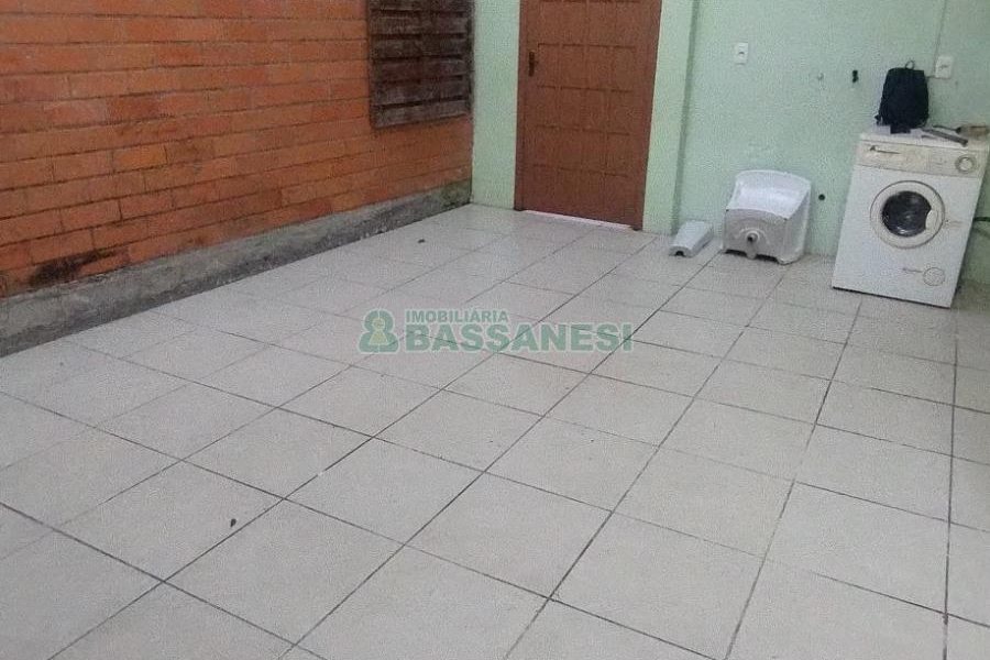 Casa com 208m², 5 dormitórios, 3 vagas, no bairro Santa Catarina em Caxias do Sul para Comprar