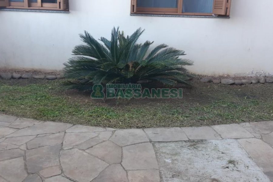 Casa com 208m², 5 dormitórios, 3 vagas, no bairro Santa Catarina em Caxias do Sul para Comprar