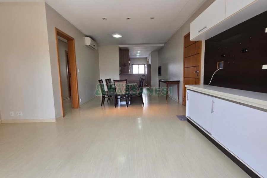 Apartamento com 112m², 3 dormitórios, 2 vagas, no bairro Panazzolo em Caxias do Sul para Comprar
