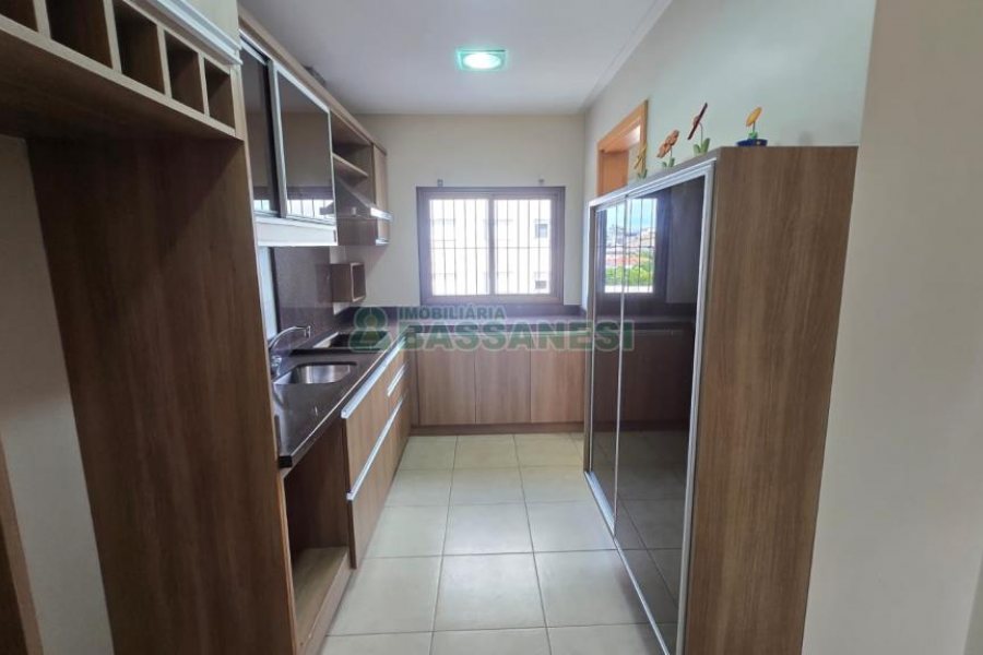 Apartamento com 112m², 3 dormitórios, 2 vagas, no bairro Panazzolo em Caxias do Sul para Comprar