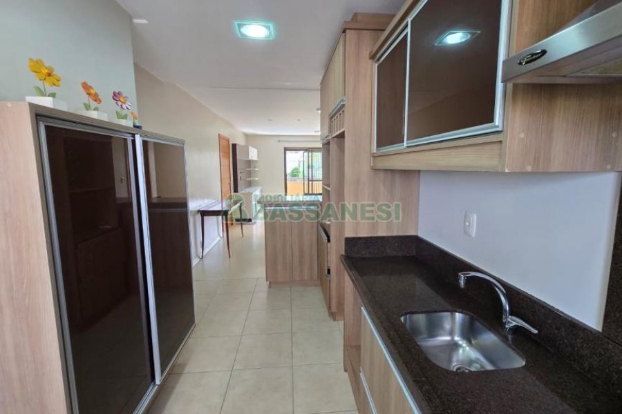 Apartamento com 112m², 3 dormitórios, 2 vagas, no bairro Panazzolo em Caxias do Sul para Comprar