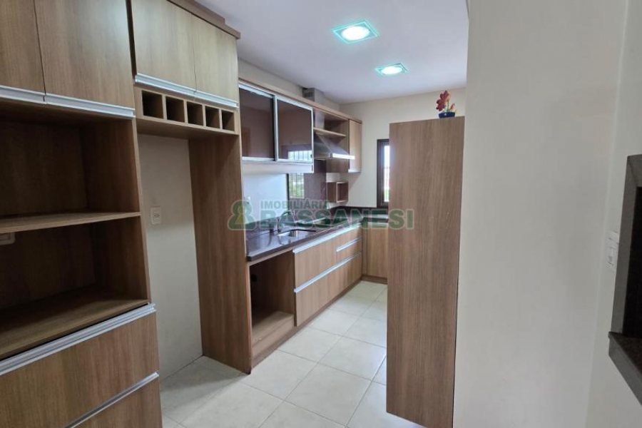 Apartamento com 112m², 3 dormitórios, 2 vagas, no bairro Panazzolo em Caxias do Sul para Comprar