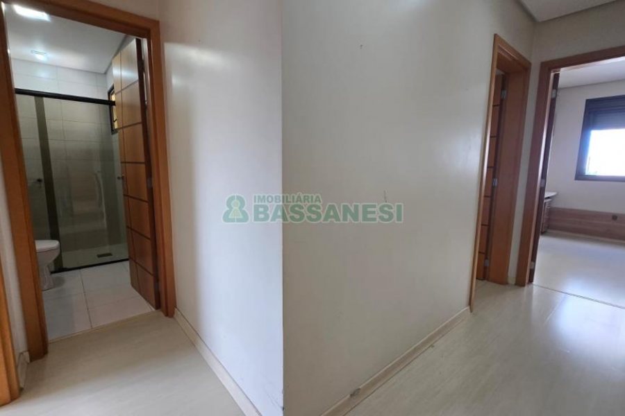 Apartamento com 112m², 3 dormitórios, 2 vagas, no bairro Panazzolo em Caxias do Sul para Comprar