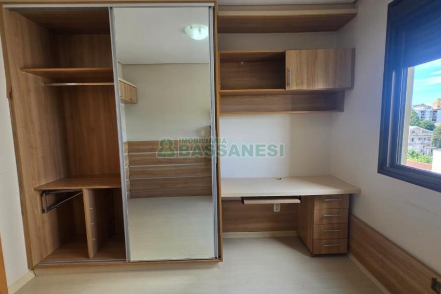Apartamento com 112m², 3 dormitórios, 2 vagas, no bairro Panazzolo em Caxias do Sul para Comprar