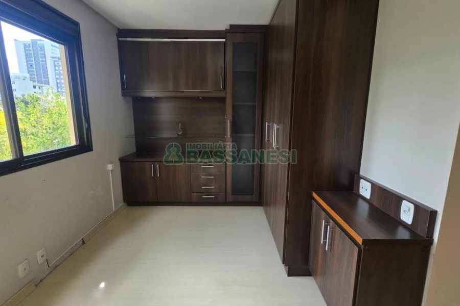 Apartamento com 112m², 3 dormitórios, 2 vagas, no bairro Panazzolo em Caxias do Sul para Comprar