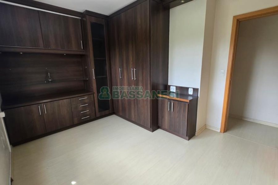 Apartamento com 112m², 3 dormitórios, 2 vagas, no bairro Panazzolo em Caxias do Sul para Comprar