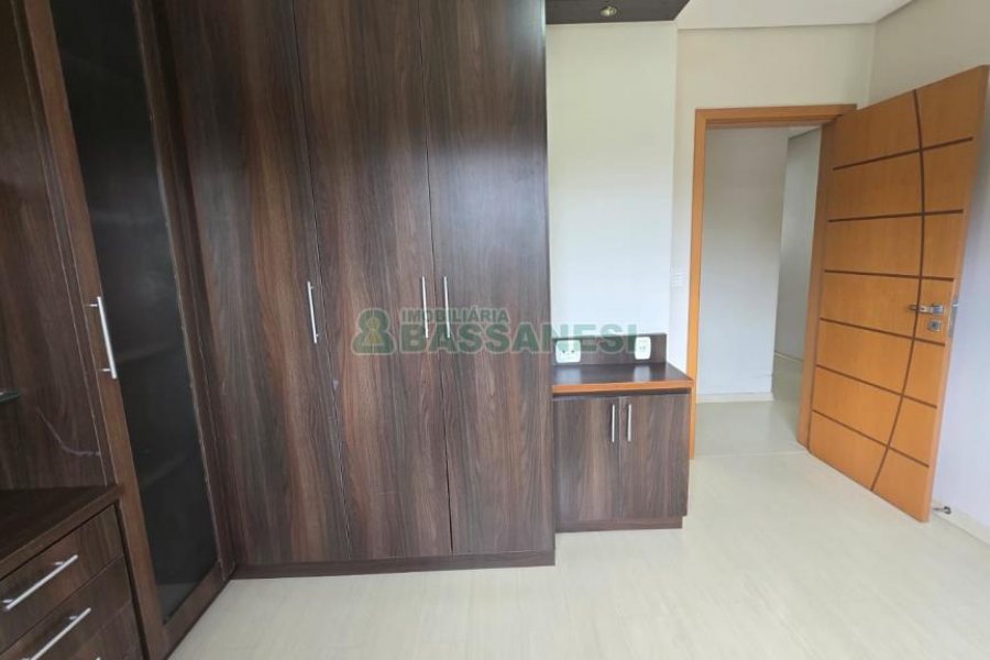 Apartamento com 112m², 3 dormitórios, 2 vagas, no bairro Panazzolo em Caxias do Sul para Comprar