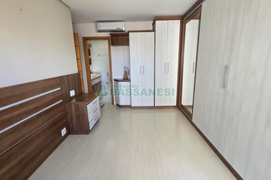 Apartamento com 112m², 3 dormitórios, 2 vagas, no bairro Panazzolo em Caxias do Sul para Comprar