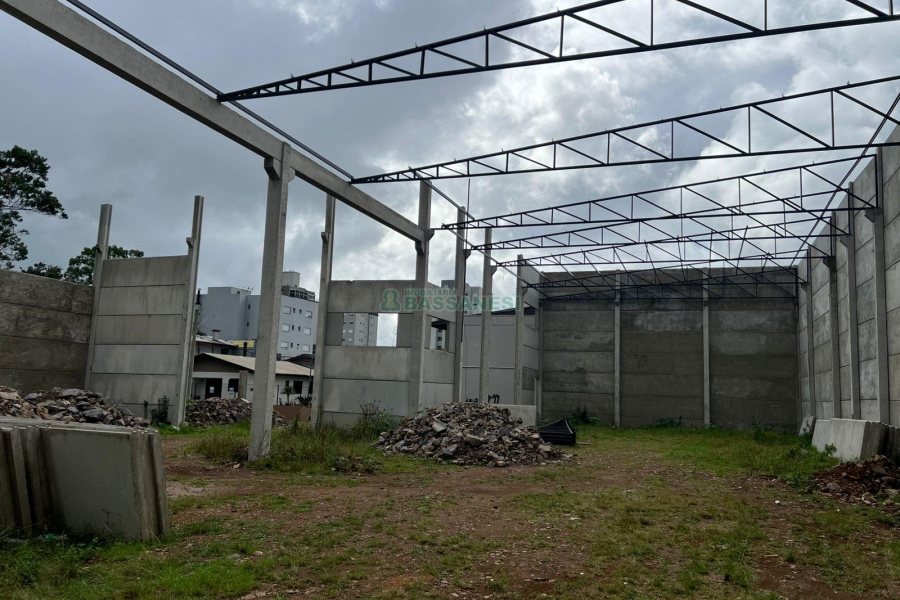 Pavilhão com 1250m², no bairro Bela Vista em Caxias do Sul para Alugar