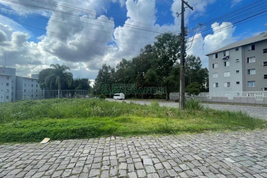 Terreno, no bairro Nossa Senhora das Graças em Caxias do Sul para Comprar