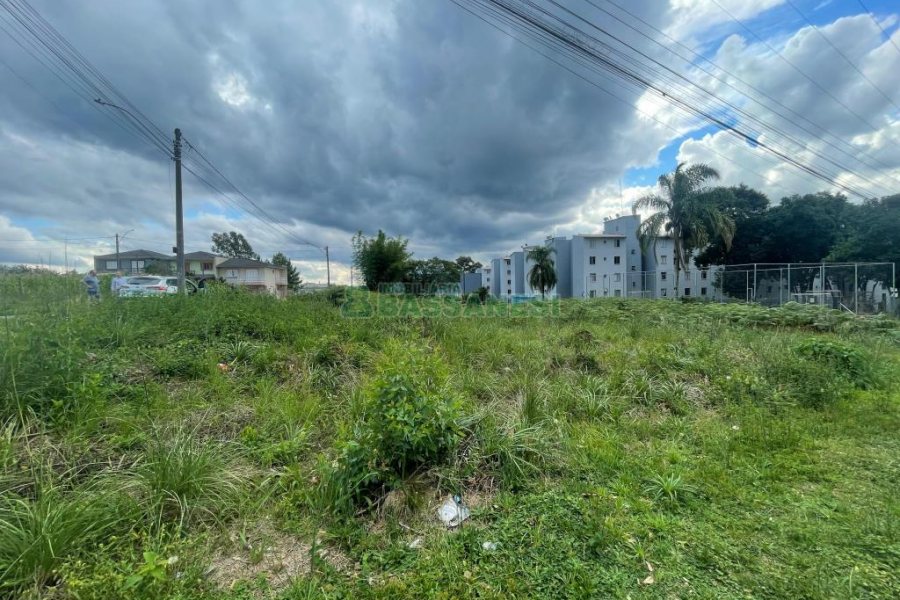 Terreno, no bairro Nossa Senhora das Graças em Caxias do Sul para Comprar