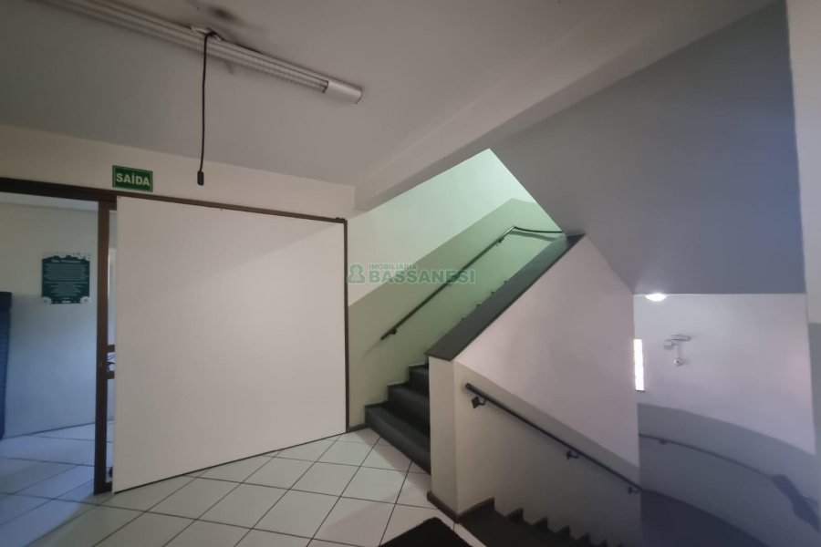 Predio com 2500m², 23 vagas, no bairro Lourdes em Caxias do Sul para Alugar