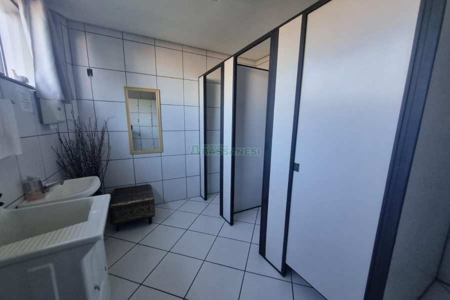 Predio com 2500m², 23 vagas, no bairro Lourdes em Caxias do Sul para Alugar