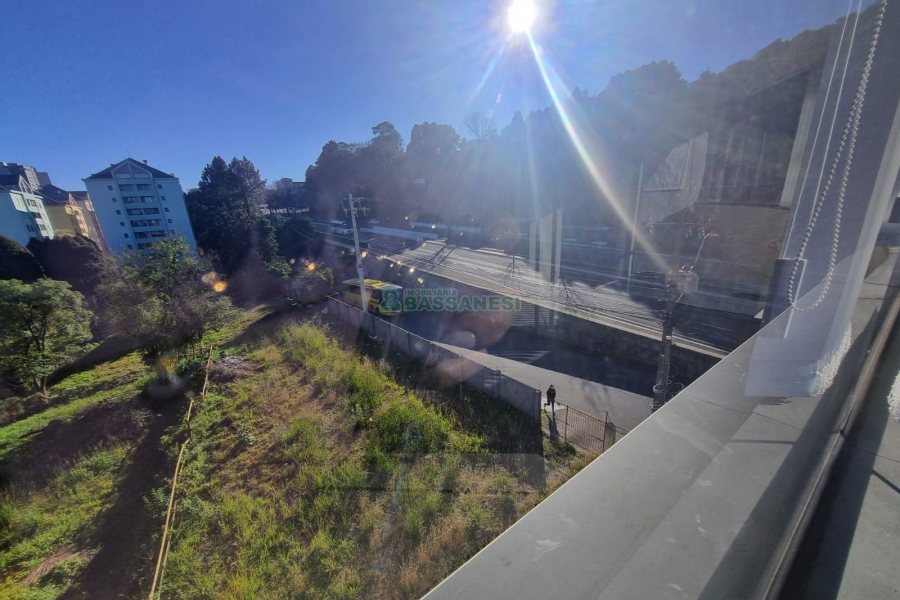Predio com 2500m², 23 vagas, no bairro Lourdes em Caxias do Sul para Alugar