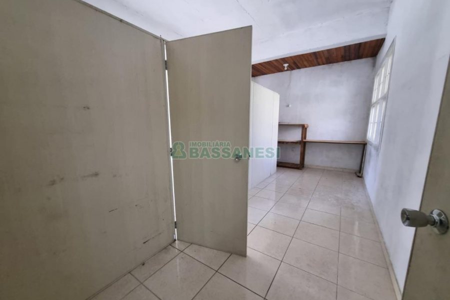 Casa com 100m², 2 dormitórios, no bairro Fatima em Caxias do Sul para Alugar