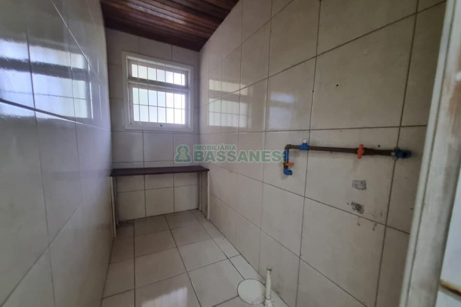 Casa com 100m², 2 dormitórios, no bairro Fatima em Caxias do Sul para Alugar