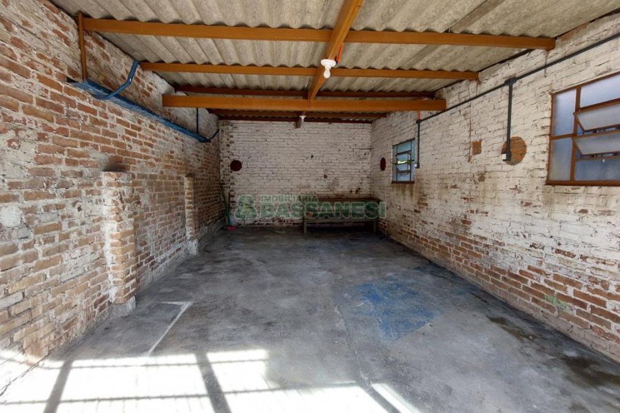 Casa com 56m², 2 dormitórios, 1 vaga, no bairro Rio Branco em Caxias do Sul para Alugar