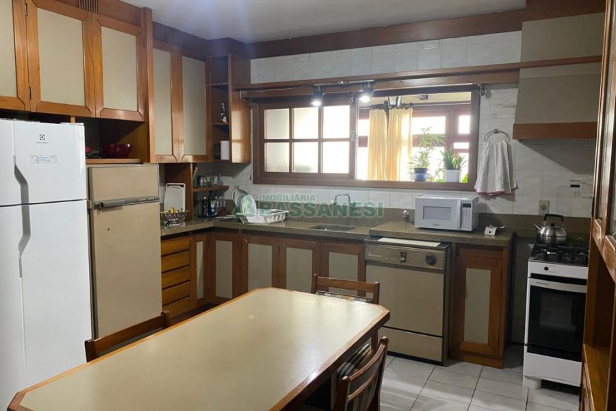 Apartamento com 237m², 3 dormitórios, 4 vagas, no bairro São Pelegrino em Caxias do Sul para Comprar