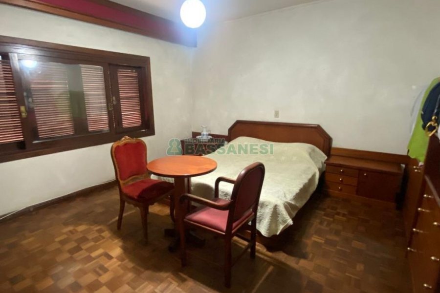 Apartamento com 237m², 3 dormitórios, 4 vagas, no bairro São Pelegrino em Caxias do Sul para Comprar