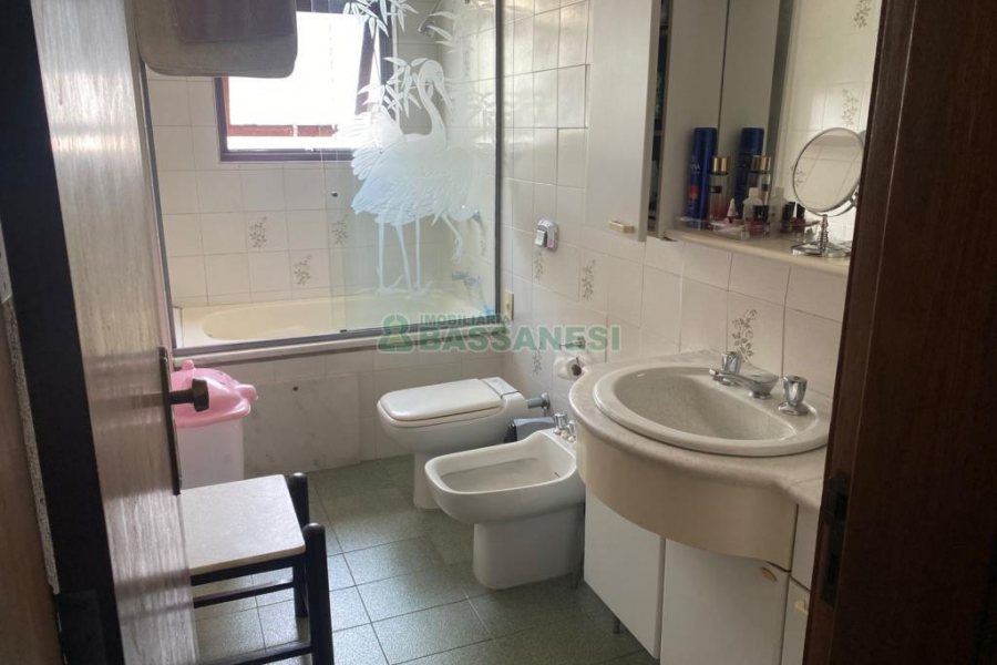 Apartamento com 237m², 3 dormitórios, 4 vagas, no bairro São Pelegrino em Caxias do Sul para Comprar