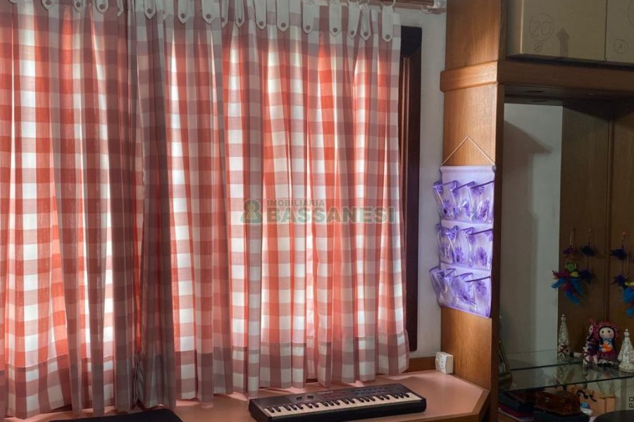 Apartamento com 237m², 3 dormitórios, 4 vagas, no bairro São Pelegrino em Caxias do Sul para Comprar