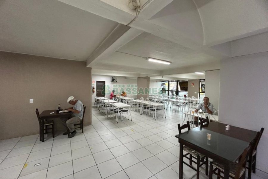 Loja com 480m², no bairro Santa Fé em Caxias do Sul para Alugar