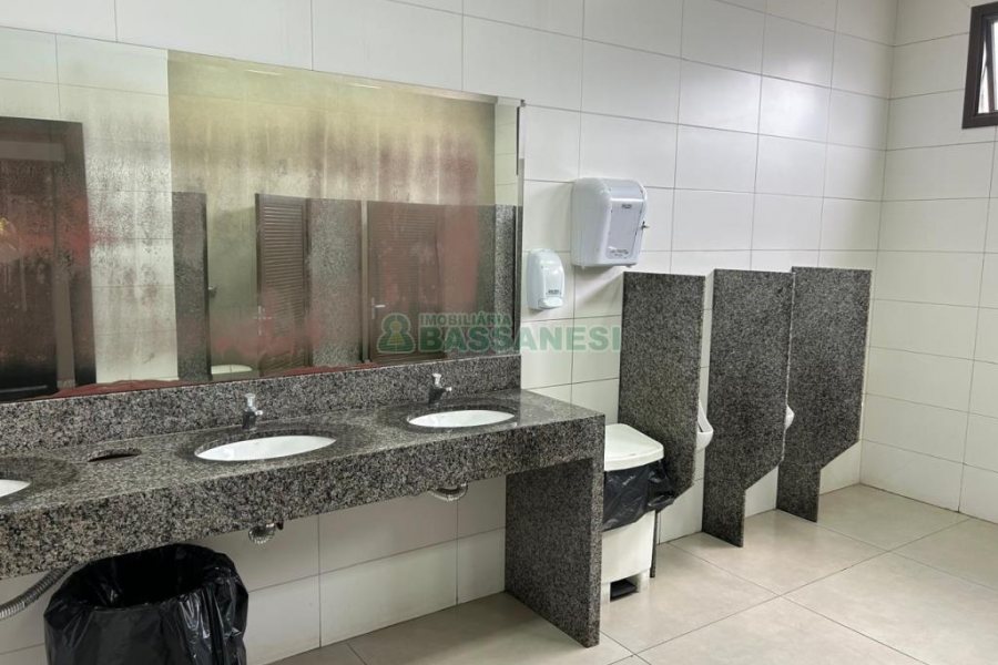 Loja com 480m², no bairro Santa Fé em Caxias do Sul para Alugar