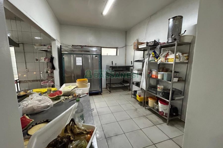 Loja com 480m², no bairro Santa Fé em Caxias do Sul para Alugar