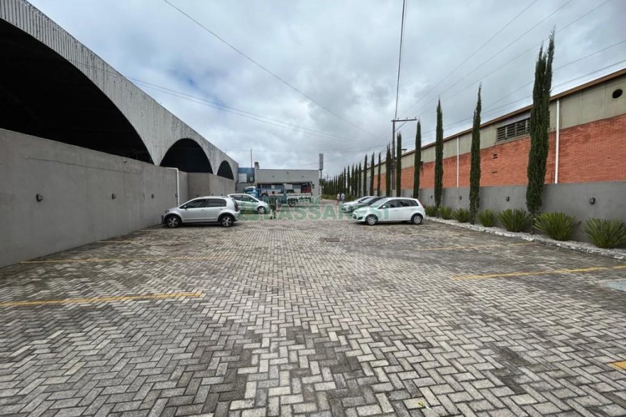 Loja com 480m², no bairro Santa Fé em Caxias do Sul para Alugar