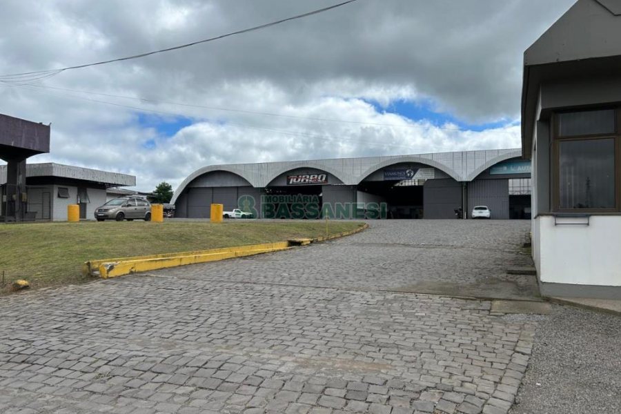 Loja com 480m², no bairro Santa Fé em Caxias do Sul para Alugar